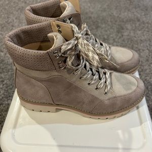 Sole Society suede boots. Size 71/2